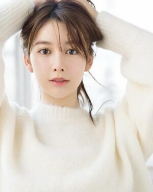 Moe Yuki Instagram - 新たな宣材写真を撮って頂きました😌
ナチュラルな素顔を撮ってもらいました📷

是非、感想をお聞かせください🥰

photo by  #玉置順子 （t.cube）　さん