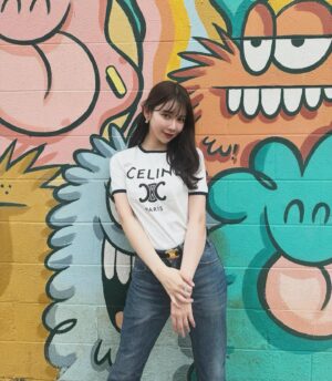 Moe Yuki Instagram - 昨日デニム褒めてくれた方々がいたので、
調子に乗ってちょっぴりカッコつけた写真載せるけど
お許しください😂🙏💞

定番のフォトスポットで🥰
今回はお姉ちゃん達と一緒に行ってて、
みんなで色んな撮りあいっこして、
思い出に残る写真が沢山できて幸せです🤍

#カカアコ #ウォールアート
