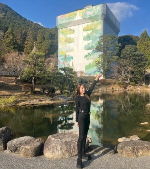 Moe Yuki Instagram - 連続投稿5日目🤭💕
姉と一緒に、思い出の地、山口に行って参りました😌
瑠璃光寺の五重塔は工事中でしたが、
22年ぶりに行くことができました！
そして、
ザビエル協会の平和の鐘を鳴らしたり、
小さい頃と同じポーズで写真を撮ったり、
満喫しました✨
楽しかったな〜🙈