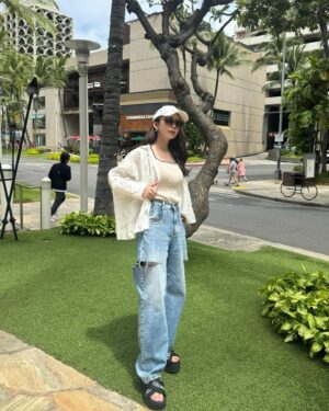 Moe Yuki Instagram - こんばんは🤍🩵
ちょっぴり、お久しぶりです☺️
皆さん、GWはいかがお過ごしですか？？
私は家族や友人に会えて、とても幸せです😌

写真は、最近お気に入りのデニム☺︎

そして、毎週、おいハンサム!!2を観てくださって、
感想を送ってくださったりする皆さま、いつもありがとうございます🥰🥰
Netflixでの配信も始まっておりますので、
ぜひそちらでも、まだご覧になっていない方はよろしくお願いします🌸