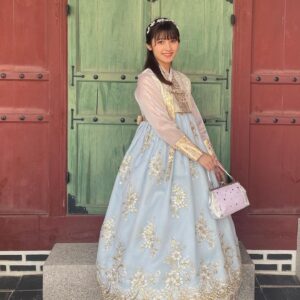 Moeka Ukawa Instagram - ♥
ずっと着たかったチマチョゴリ🩵💜
#韓国旅行
