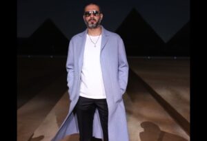 Mohamed Faraag Instagram - Super proud to have witnessed such historical event with the most magnificent backdrop in my home town - Egypt ♥️

Thank you @dior and @mrkimjones for an unforgettable experience 🤍

In full @dior 

📸 @abanoub_kinz_photography @mohamedabdellahph @patricksawaya 

#dior #diormenfall2023
