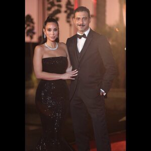Mohamed Faraag Instagram - من حفل إفتتاح الدورة الخامسة لمهرجان الجونة السينمائى .. 

Thank you @elgounafilmfestivalofficial for having us 🖤

Styling by: @bypoucyelshahawy 
Fashion assistant: @sandraossama 
Suit: @lecollezionieg @emporioarmani 

Photocredits: @norayoussef_photography @hamedz199 @mkhatibm16 @thecairozoom