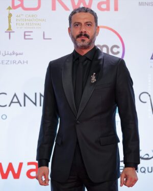 Mohamed Faraag Instagram - From #ciff44 @cairofilms opening ceremony 🤍

Thx a lot to my wonderful team 🙏❤️

In full @dior 
Stylist: @osamachabbi 
PR: @daccomms 
Talent management: @ginger__tm 

📸: @obmagazine_eg @heshammarcelo12 @mkhatibm16 @abeer_ahmed_315 @identitymageg @gossipsonline_