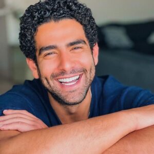 Mohamed Kelany Instagram - A universal kindness language is a smile. Be the reason someone smiles. Be the kind act! Thanks to the people behind the scenes who made me laugh extremely hard. 

#Mohamedkelany
‎#محمدكيلاني
#MiddleEast
#Dubai