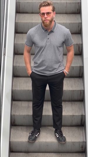 Mohamed Mrad Instagram - Des polos qui vous font vous sentir bien dans votre peau ? C’est exactement ce que vous obtenez avec Celio. Prêt à booster votre style ?
@celio_benormal_tn 
 📷 @sabrinafti 
@indigofashion.tn
@scorpiodigitalwork