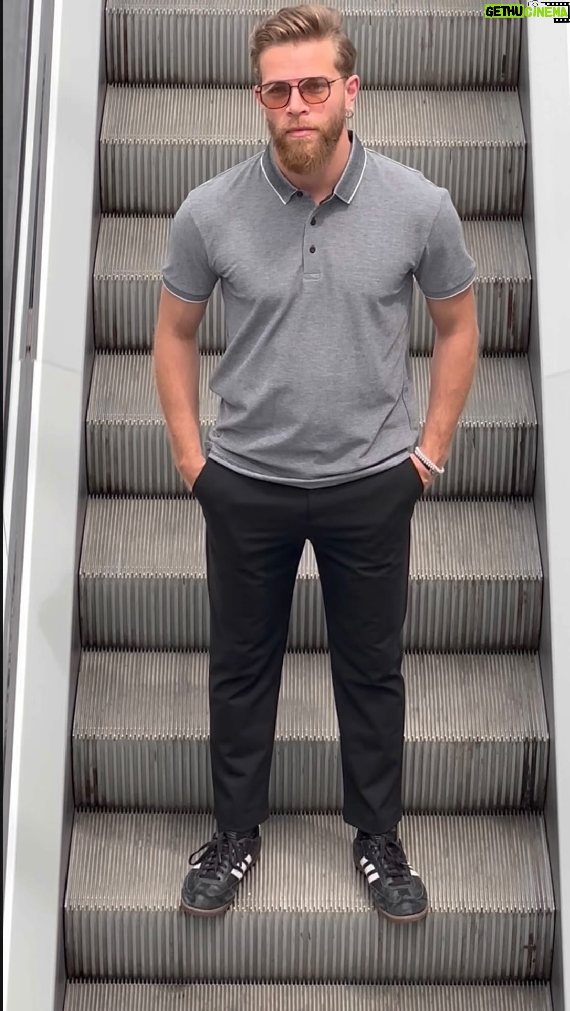 Mohamed Mrad - 21.9K Likes - Des polos qui vous font vous sentir bien dans votre peau ? C’est exactement ce que vous obtenez avec Celio. Prêt à booster votre style ?
@celio_benormal_tn
📷 @sabrinafti
@indigofashion.tn
@scorpiodigitalwork