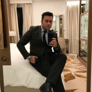 Mohammad Khademi Instagram - ما راه رفتن را با زمین خوردن می آموزیم، اگر هرگز زمین نخوریم هیچوقت قادر به راه رفتن نخواهیم بود
.شجاع باش، بر ترس‌ هایت غلبه کن و اولین قدم را بردار…

موفقیت پشت قدم‌ های تو نهفته است!

باور کن!😍👌👌