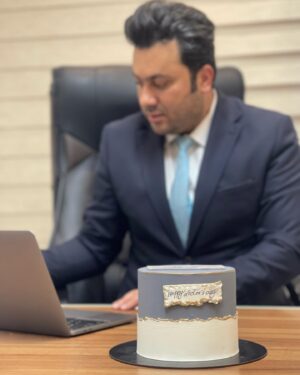 Mohammad Khademi Instagram - از همه دوستان و همراهان عزیز که به بنده لطف و محبت همیشگی دارند
و روز پزشک به یاد من بودند کمال تشکر و سپاس را دارم❤️
امیدوارم بهتر و بیشتر بتوانم به رسالتم در خدمت به انسانها کوشا باشم

شاد و سلامت و پیروز باشید
دکتر محمد خادمی

#روز_پزشک_مبارک
#❤️