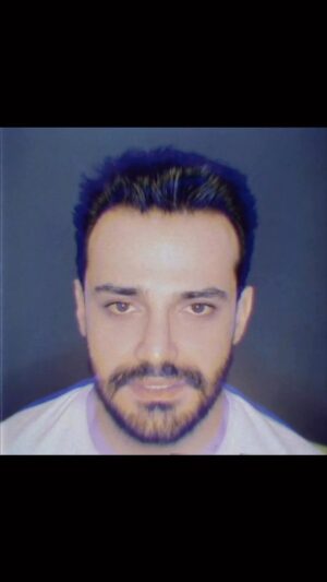 Mohammad Reza Zhaleh Instagram - .
گوینده:
محمدرضا ژاله
@mr.zhaleh 
ویدئو:
ونداد عبدالرحیمی
@v.graphics 
نظریه متفاوت در مورد شاعر این اثر وجود دارد
که هر سه را ذکر میکنم
برخی بر این باورند این شعر منتسب به سعدی ایست
برخی بر این باورند این شعر منتسب به صائب تبریزی ایست
برخی نیز بر این باورند این شعر منتسب به میرزا محمد باقر صامت بروجردی ایست
#محمدرضاژاله
#محمدرضا_ژاله
#محمد_رضا_ژاله