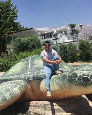 Mohammad Safari Instagram - A thousand gigs of memory in a meg photo! 🖼️

هزار گیگ خاطره تو یه مگ عڪس ! 

#mohammadsafari #mohammad_safari #msafariofficial #luxury #tehran #explore #memory #art #photo
#محمدصفری #محمد_صفری #طبیعت #عشق #تهران #لاکپشت #مجستمه #قایق #پل_طبیعت #عینک #تابستان #عکاسی #عکس #ژست_عکاسی #کوه #اکسپلور #ایران #موزیک #خاطره #گیگابایت #مگابایت