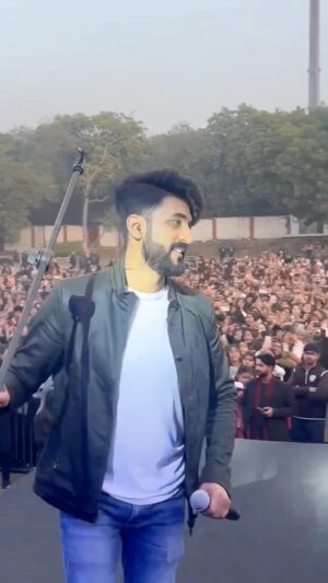 Mohammed Irfan Instagram - Extremely grateful to everyone at @jankidevi_memorial_college #delhi 
I can never forget this day! Love you all ❤️ #jankidevimemorialcollege #delhiuniversity