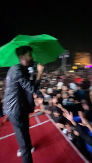 Mohammed Irfan Instagram - When its raining and my audience doesn’t want to leave.. crazy scenes last night at @assamengineeringcollege #gratitude #assamengineeringcollege