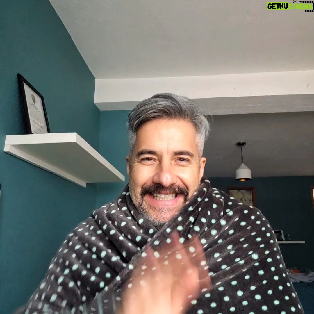 Moisés Arizmendi - 1K Likes - Mi cobija de tiburón ballena. Hace friojolín!
#whaleshark