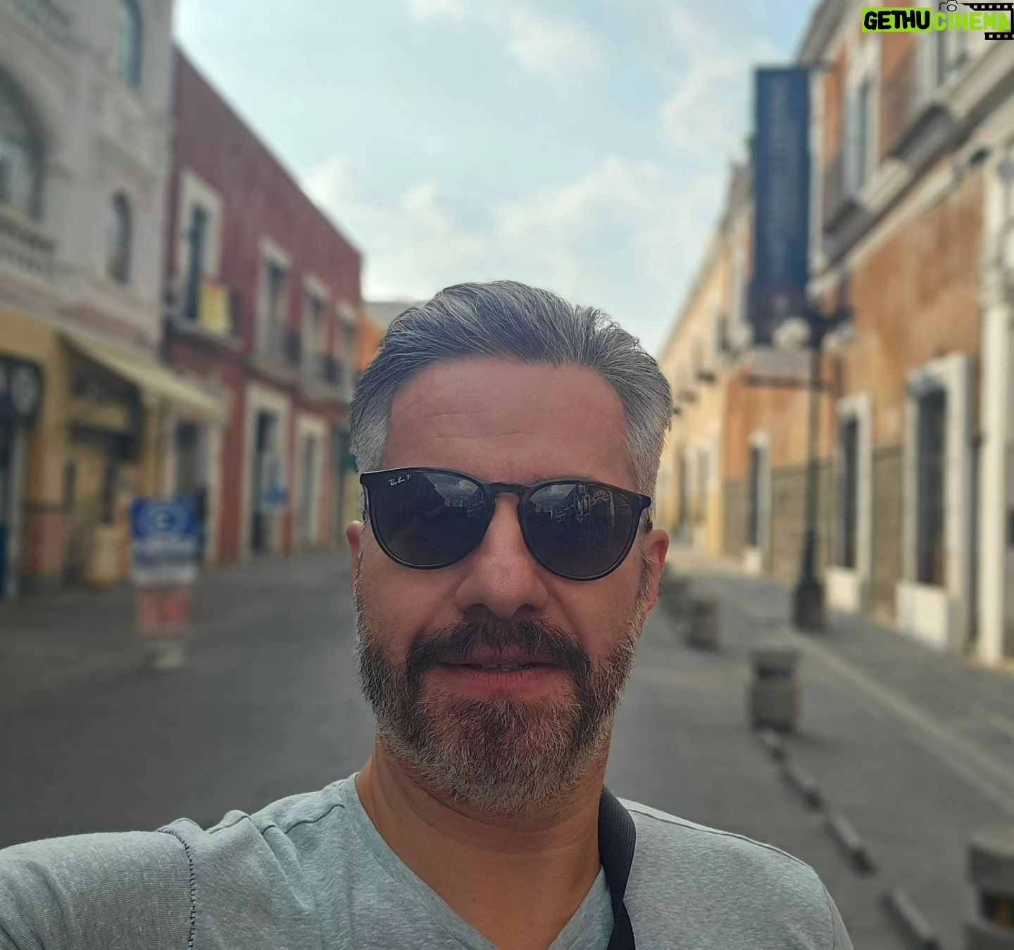 Moisés Arizmendi - 857 Likes - Tocó despedir al #chileennogada (deli) con la family. #quechulaespuebla