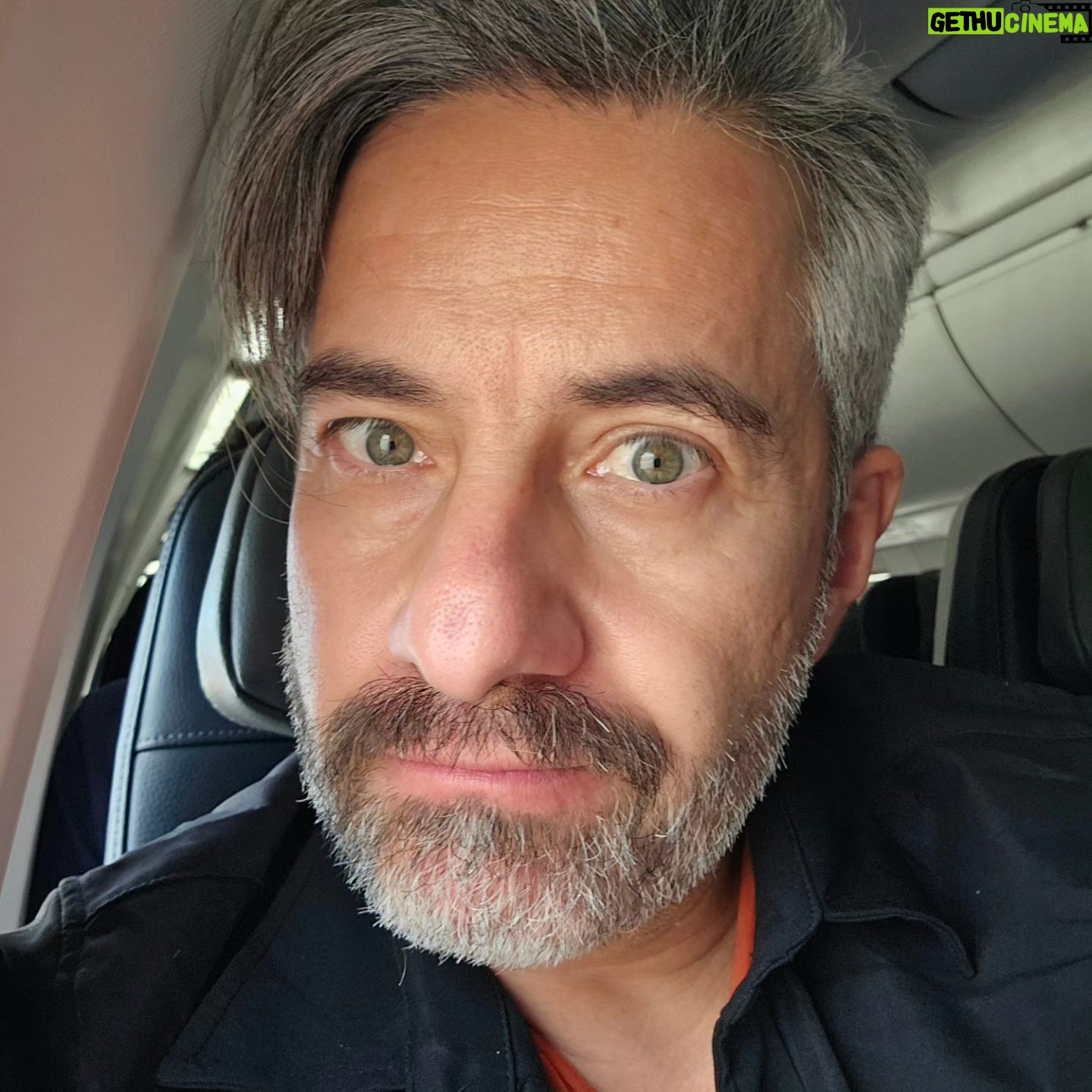 Moisés Arizmendi - 0.9K Likes - Cuando el vuelo se demora tú....?
Qué haces?
#fly #demora #delay #actitud