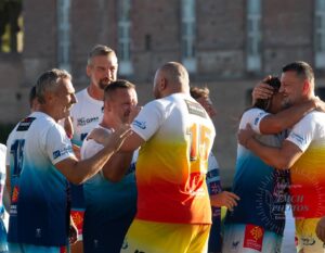 Mokhtar Guetari Instagram - Rugby family by @waterugbysuddefrance 
@yann_delaigue @christian_califano_ @shawseyshaw