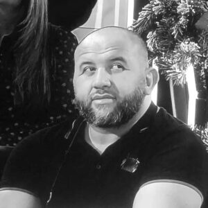 Mokhtar Guetari Instagram - Quand j'attends les cadeaux du père Noël 🎅 
Mais surtout la bûche pâtissière 

#IlEstJamaisVenuChezMoi #CestNormalMaisCestPasGrave #JespereQueVousAvezKiffez #profiterdechaqueinstant #enfamille #entreamies
