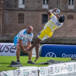 Mokhtar Guetari Instagram - Une note artistique sur 10 avec  mon frère @realbak au @waterugbyofficiel 
📷-----> Jean Gérard 👌🏼 
🤸‍♂️🏊‍♂️🏉🎀

#TuVeuxMarquerBenTuPlonges
#toulouse #quaideladaurade #instagram #instagood #instalove #instasports #OnAPasLeMemeMaillot #MaisOnALaMemePassion #BleuVsJaune