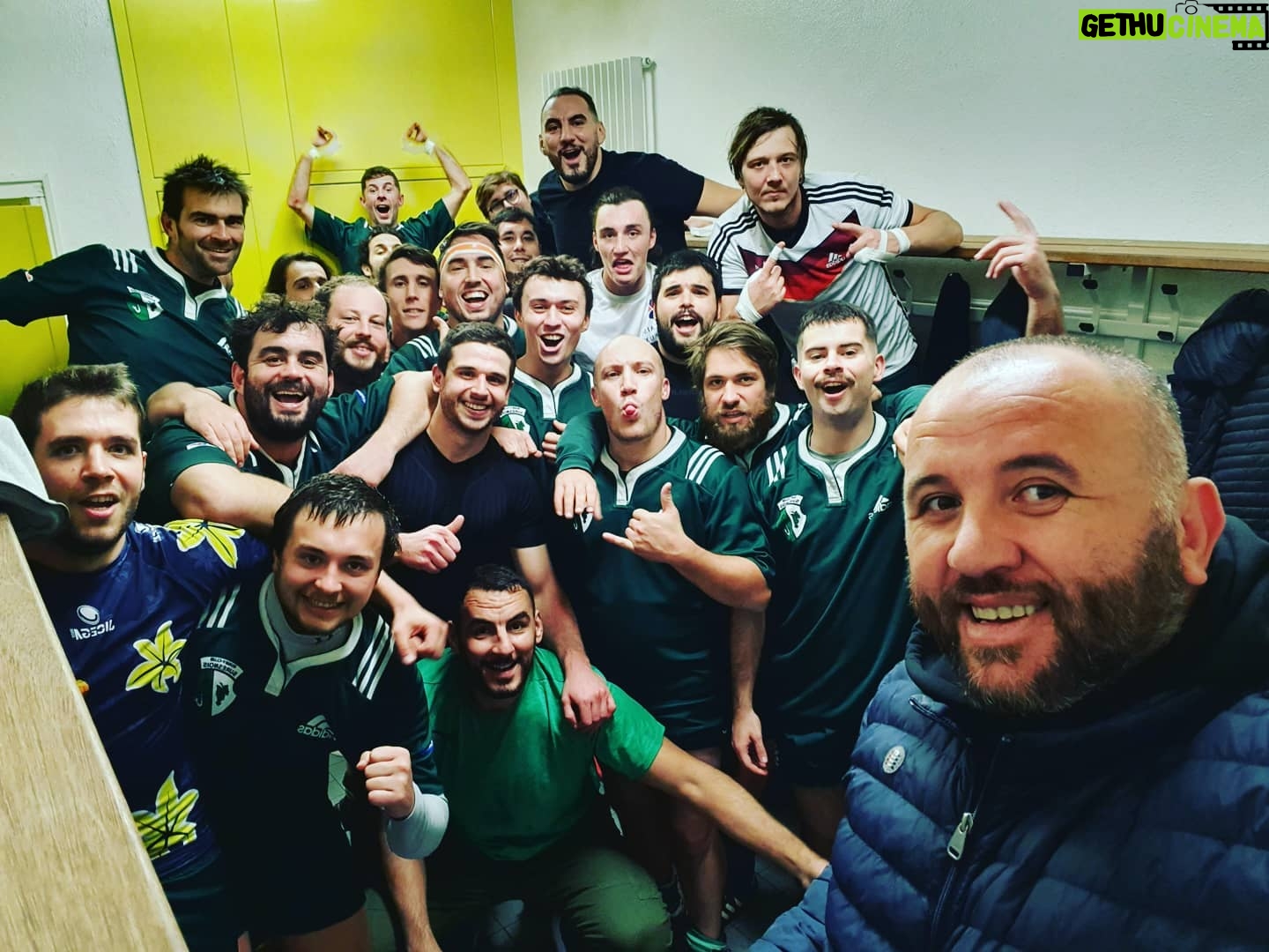 Mokhtar Guetari - 1.3K Likes - Que la victoire est belle... @rugbyclubsuresnes @mathieuchar19 @chechebelikous @ludovicbey @m_i_c_h_a_e_l_78 @sacharcs9 @gramien @atypish_menez_officiel @m.casta92 @m.meul @sbrayou @franckcanard @laquetfranck @la_bast_babar #RugbyFamily #PlusQuUneEquipeUneFamille #VertEtNoir