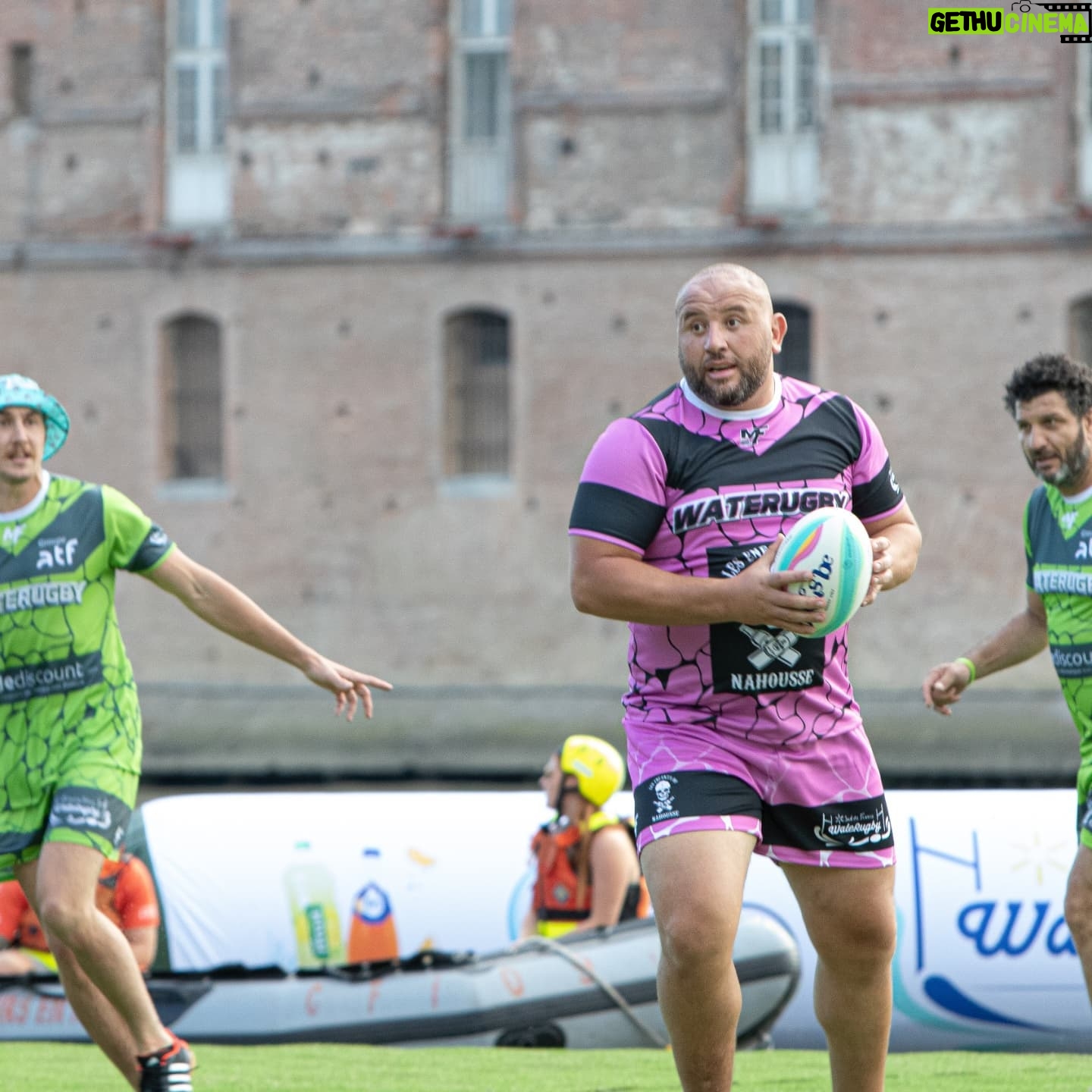 Mokhtar Guetari - 2.1K Likes - Un week-end de folie avec le @waterugbysuddefrance .
Un gros big up Ć @yann_delaigue @71_cedric_xviii et Ć son staff
Vivement l annƩe prochaine
MERCI de m'avoir permis de jouer avec les grands noms du rugby @rugbyfrenchflair
#RugbyFamily #TuVeuxMarquerBenTuPlonges
Et un GRAND MERCI @lemondedenono_ et @aaronnephotography pour les belles photos š·š·