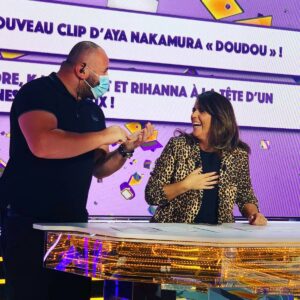 Mokhtar Guetari Instagram - Donne moi ton numéro stp  @valerie.benaim 😉 je prends note #JeVoudraisTropQuelleMaimeMelleValerie #LaMiff #Tpmp #KiffMonTaf 📸 @emilielopez 😘