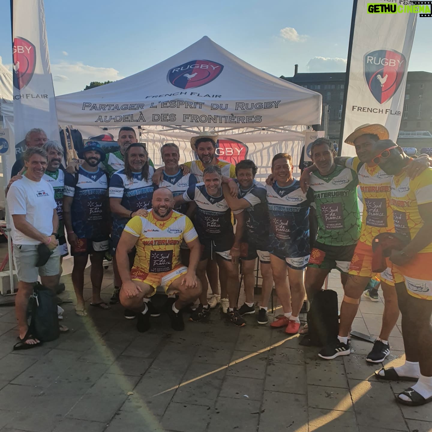 Mokhtar Guetari - 2.1K Likes - Un week-end de folie avec le @waterugbysuddefrance .
Un gros big up Ć @yann_delaigue @71_cedric_xviii et Ć son staff
Vivement l annƩe prochaine
MERCI de m'avoir permis de jouer avec les grands noms du rugby @rugbyfrenchflair
#RugbyFamily #TuVeuxMarquerBenTuPlonges
Et un GRAND MERCI @lemondedenono_ et @aaronnephotography pour les belles photos š·š·