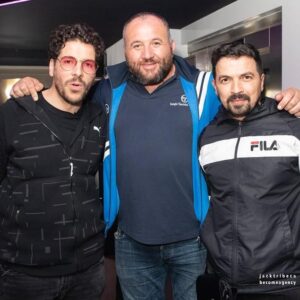 Mokhtar Guetari Instagram - Entouré des frérot @redouanebougheraba 🇩🇿et  @tunisianofficiel 🇹🇳 ça rap en humour 
Merci au 📸 @jack_tribeca 
@manzil.paris #PSGom