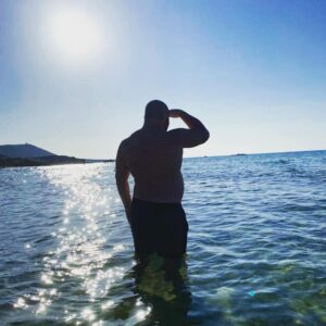 Mokhtar Guetari Instagram - Vers de nouvelles aventures.....