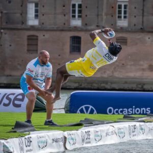 Mokhtar Guetari Instagram - Une note artistique sur 10 avec  mon frère @realbak au @waterugbyofficiel 
📷-----> Jean Gérard 👌🏼 
🤸‍♂️🏊‍♂️🏉🎀

#TuVeuxMarquerBenTuPlonges
#toulouse #quaideladaurade #instagram #instagood #instalove #instasports #OnAPasLeMemeMaillot #MaisOnALaMemePassion #BleuVsJaune