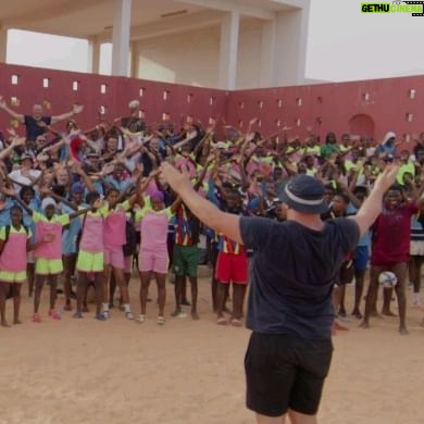 Mokhtar Guetari - 2.1K Likes - Un sƩjour inoubliable avec le @rugbyfrenchflair au SƩnƩgal.
Aucune dƩfinition possible pour definir les sourires de tout ces enfants.
Merci @chezmoiprod pour cette vidƩo
#RugbyFamily #rugbyfrenchflair #rugbysocial #senegalšøš³ #dakar #stlouis #thies
#enfant #joie #sourire #regalade #enfantheureux #reels #labonnehumeur #merci #JoubliePasDouJeViens