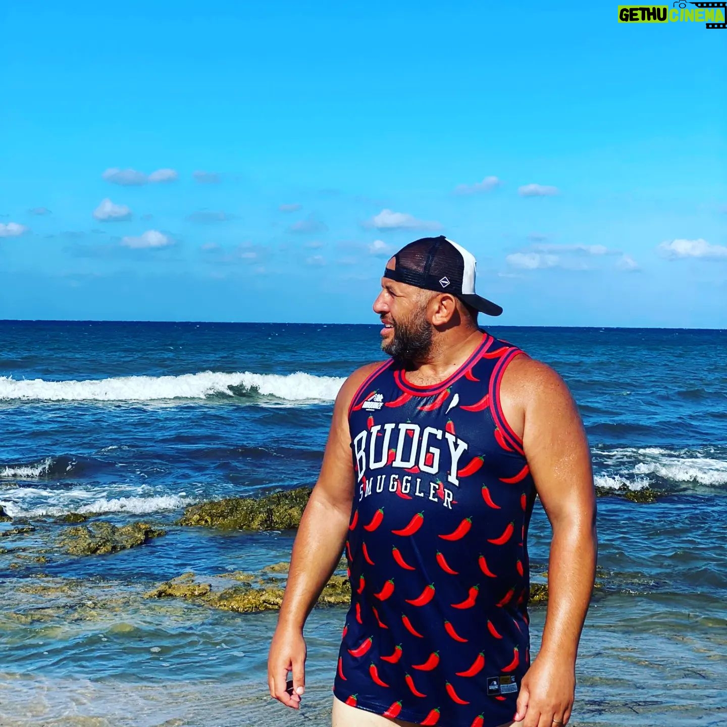 Mokhtar Guetari - 1.4K Likes - Quoi c'est bientƓt la rentrƩe !
Qui me parle ?
@airquinze @budgysmuggler š©²
#felfel #pimentš¶ļø #vacance
#EnFamille #plageš #Tunisie #Bizerte #LePtitMousse #JeSaisMemePasCeuxQueJeRegarde #CestSurCestAManger #bronze #AllezFileEtDitPasMerci #KhamsaKhamsaKhamsa š