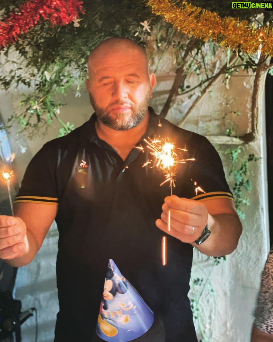 Mokhtar Guetari - 1.4K Likes - Allez 2021 file et dit pas merci ...