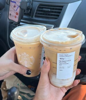 Molly Cardinal Instagram - Everything is better during fall season🧡🍂