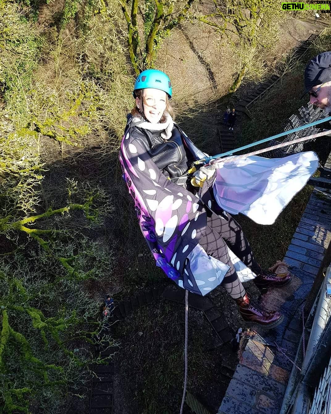 Molly Windsor - 802 Likes - Leap of faith ā
done!!
Thanks to you wonderful people I've raised £3,066.52 (so far) for @safesoundgroup
Link in bio š¦