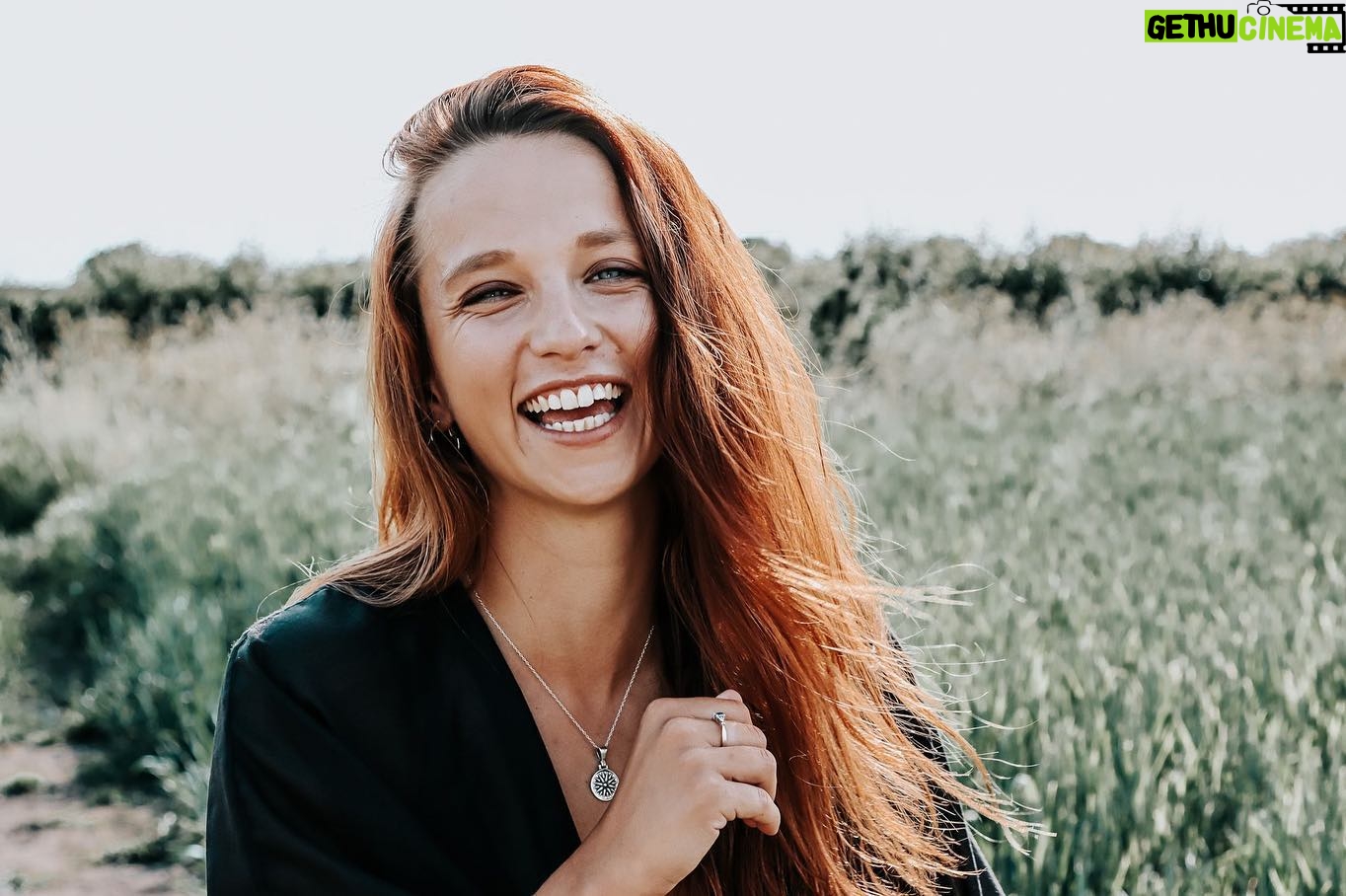 Molly Windsor - 1K Likes - 📷my talented friend @bunnyandblossomphotography