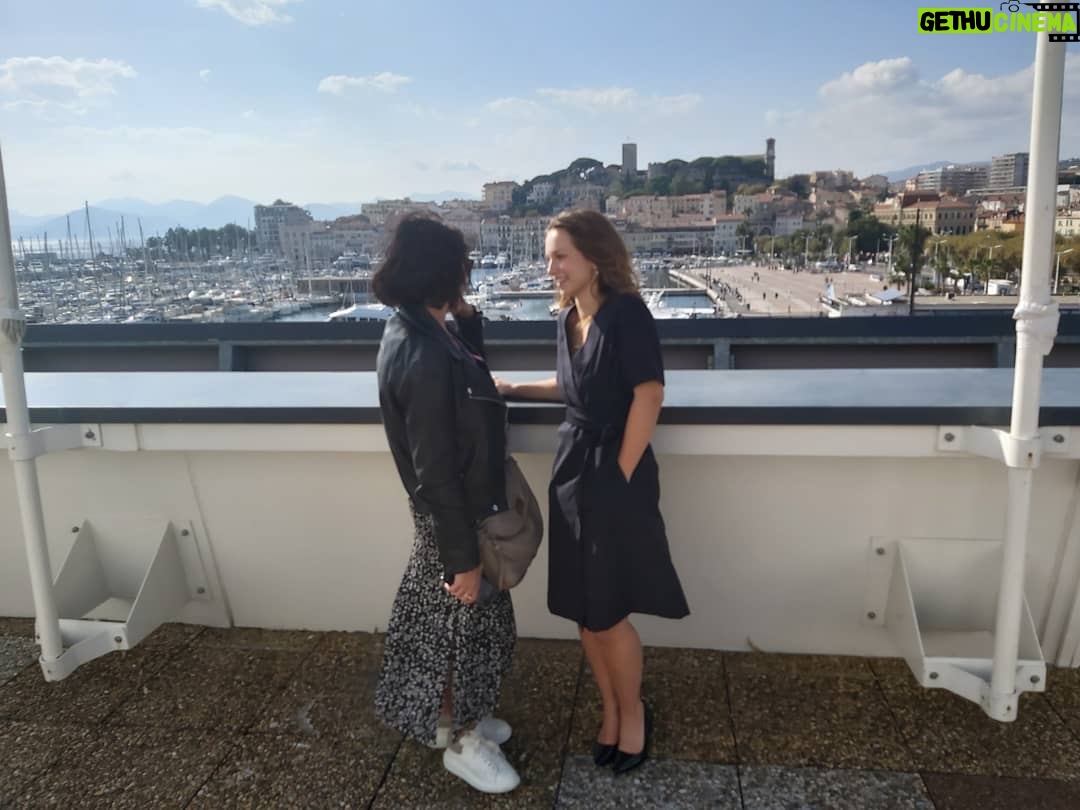 Molly Windsor - 647 Likes - Took to the rooftops to shout about #Traces
Coming to @alibichannel soon