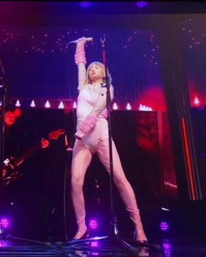 Momo Instagram - 椎名林檎ともも「ほぼ水の泡」

TV初歌唱🍻楽しかった〜！
ありがとうございました
踊る珊瑚🪸🫧✨みたいな衣装でだいぶ愉快でした⤴︎

TVerでも観られます📺
#放生会　#ほぼ水の泡　#withMUSIC　#ビバ