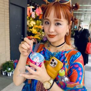 Momo Instagram - サーティワン歳💓🌈✌️