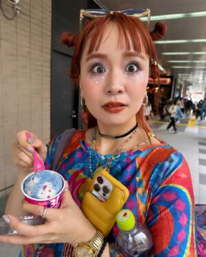 Momo Instagram - サーティワン歳💓🌈✌️