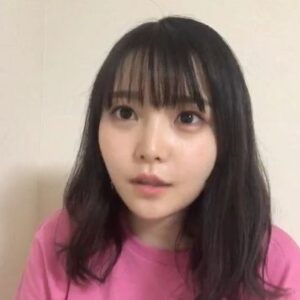 Momo Asakura Instagram - 私のイチオシグッズ(●･▽･●)
欲しくてグッズで作ってもらっちゃった😆

写真集ぐらいでしか前髪あげた事ないんだけど…眉をちゃんと綺麗に描かなきゃってなったよね😂
前髪分けてる人ってすごいなあ…(*・〜・*) #Agapanthus
#ライブグッズ
#もちょ10 #麻倉もも #オンラインもちょ
