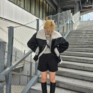Momo Ogata Instagram - 昨日暖かくて久しぶりにショートパンツはいた🖤

黒のショーパンって便利だよねっ

@callautia_official 

#callautia #pr #冬コーデ #패션그램 #옷스타그램
