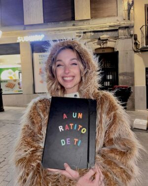 Mónica Mara Instagram - Un dumpsito del Martes para guardarlo en mi corazón para siempre os juro que me hicisteis muy feliz ❤️🥹 qué os está pareciendo el EP?

📸 @pablomontilla