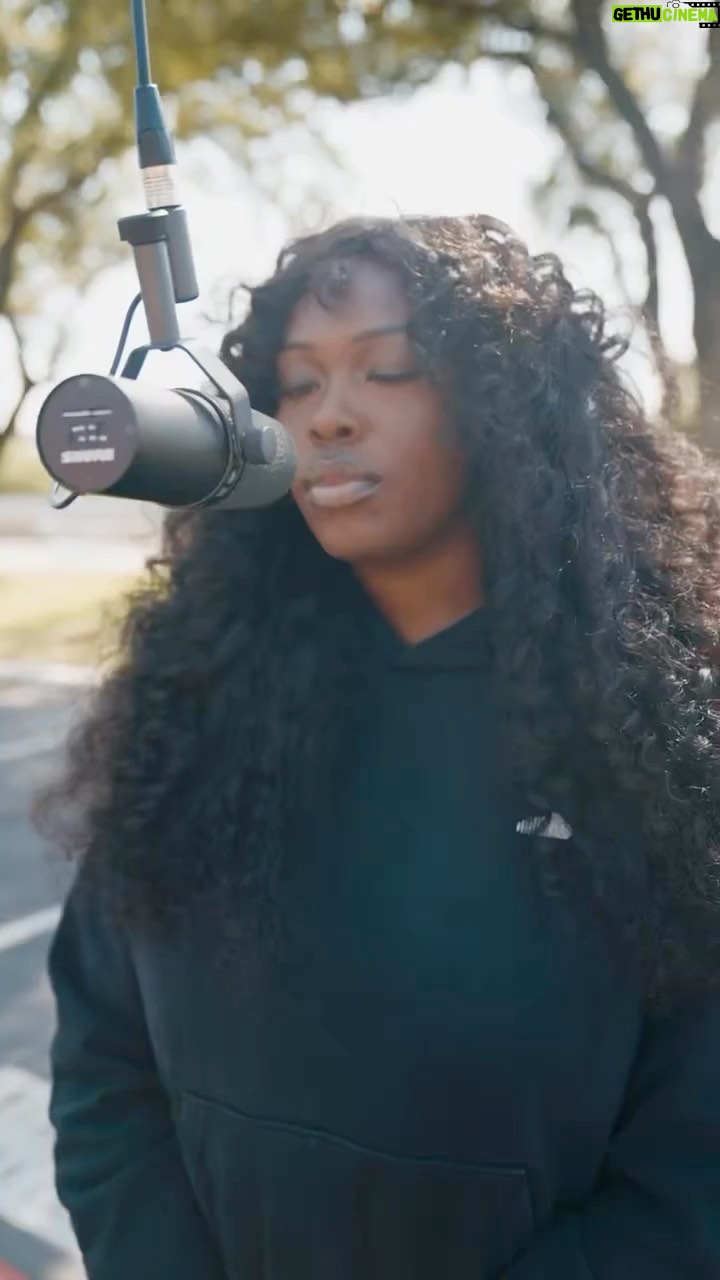 Monica Payne - 97 Likes - @thenezimomodu 🔥🔥 Bring the Pain. We got hiphop on this side. Shook the cradle. #hiphop50 #wordplayqueen #defjam @artistryworld 👑👑👑
