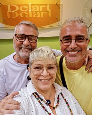 Mônica Rossi Instagram - Dia de encontrar gente querida em @delartrio  com @mauriciobergerdub  e @mariojorgedeandrade 🥰🥰🥰