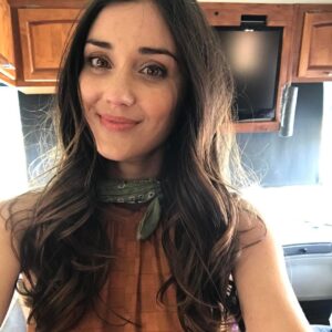 Monica Ruiz Instagram - Making me feel like a cool mom on set yesterday for parents magazine. Now if they could just show up at my house every morning! #imnotlikearegularmomimacoolmom #meangirls #amypoehler #fordmodels #parentsmagazine