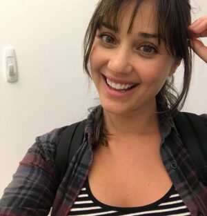 Monica Ruiz Instagram - Love that natural makeup for GAP ☺️ #maternitymodel #freshface @triciabrinkmanagement