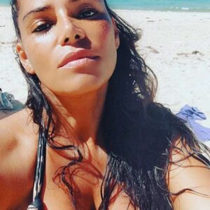 Mónica Sofia Instagram - Com cor de verão! 🙏❤️
.
#vacation #ferias2021 #praia