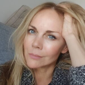 Monika Krzywkowska Instagram - Polityka nie była, nie jest i nie będzie moim żywiołem😉 ... Ostatni czas jest bardzo napięty i trudno zachować spokój... marzę o tym żeby  życie w poczuciu normalności - poczuciu bezpieczeństwa, tolerancji dla innych wyznań, stylów życia, orientacji seksualnej, kultury, wzajemnego szacunku i praworządności, otwarciu na świat...na rozwój...( lista jest długa, wiadomo) 
było wskazaniem - na kogo trza zagłosować🙂
Kochani postawmy krzyżyk w jednym z okienek pt. "przyszłość"... #kandydat
#trzatozrbić#trzaiśćnawybory#trza❤