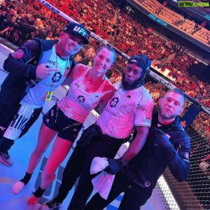 Montana De La Rosa Instagram - Thank you Louisville! What an amazing night! It feels so good to get back in the win column. I couldn’t have done it without my family and coaches thank you guys for everything you do. I’m excited to bring this win back to our gym @delarosammaazle thanks for the support everyone 💕